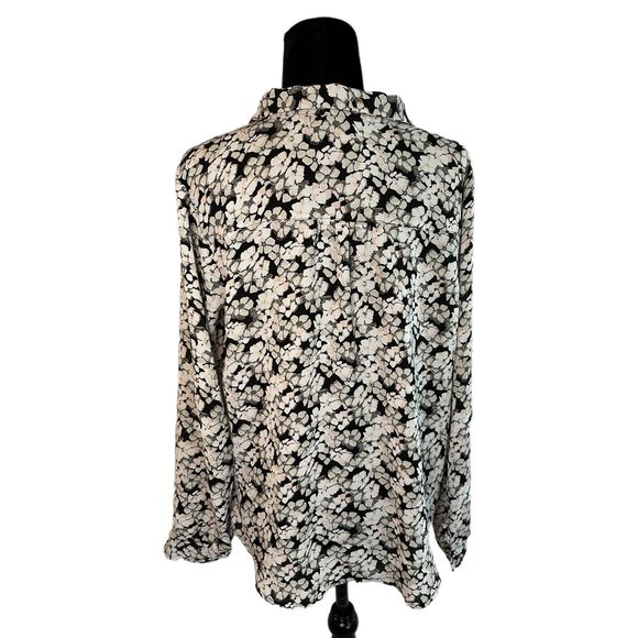 Elle White, Black, and Pink Floral Button Up Blouse, Large, Pre-owned - Picture 2 of 8